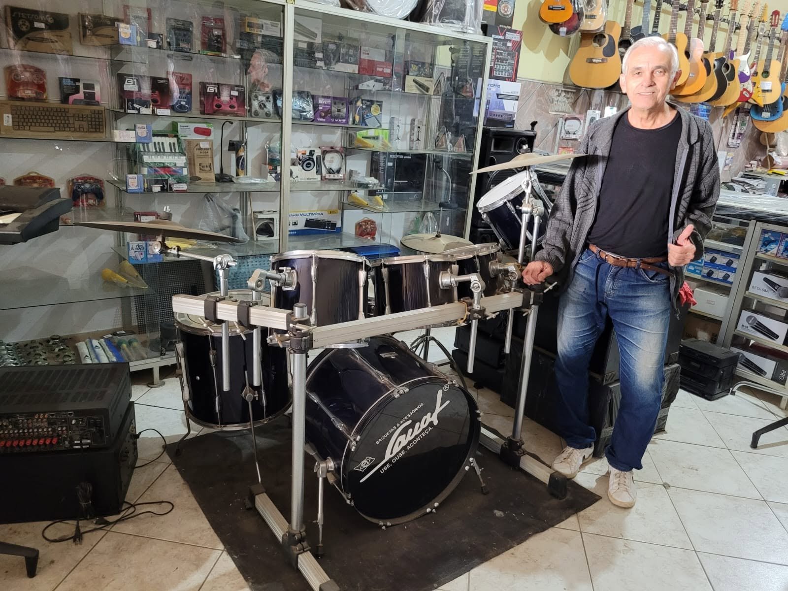 Adhemar Donizete Alves no interior do Demasom